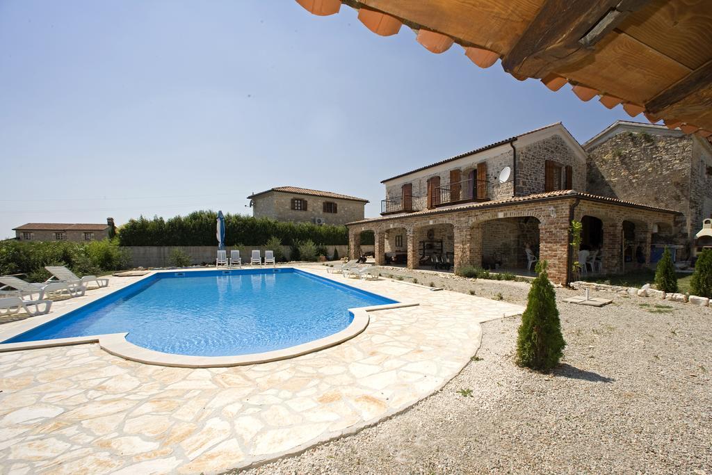 Villas Aurelia Barat  Extérieur photo